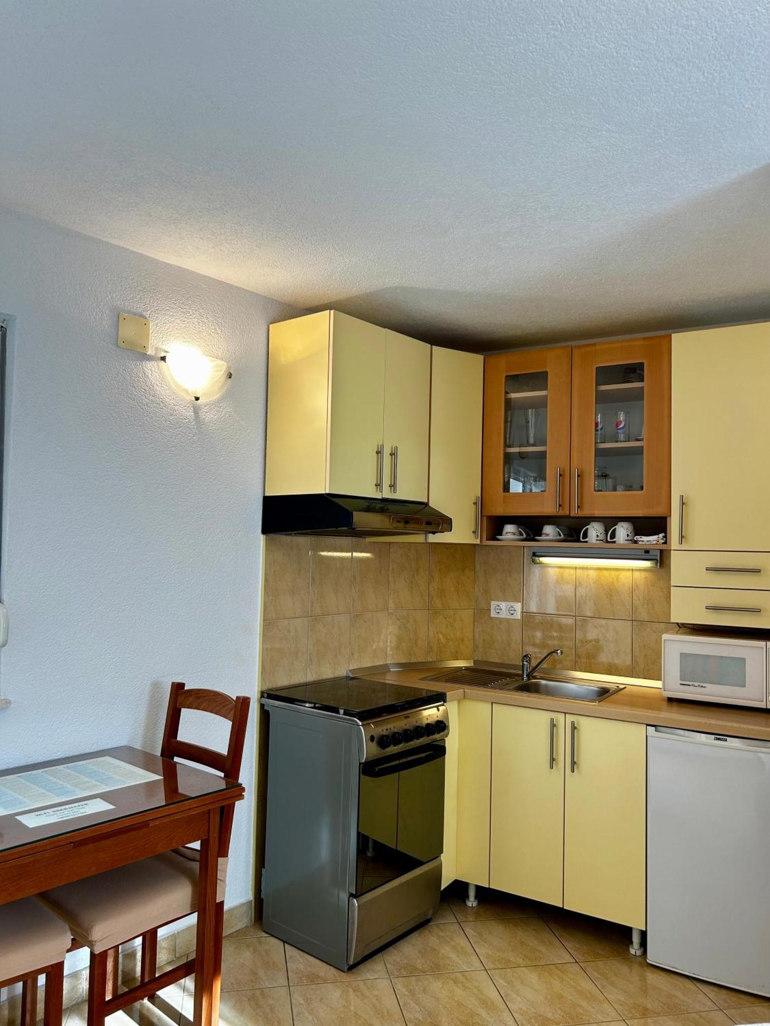 Dinka Apartment โตรกีร์ ภายนอก รูปภาพ