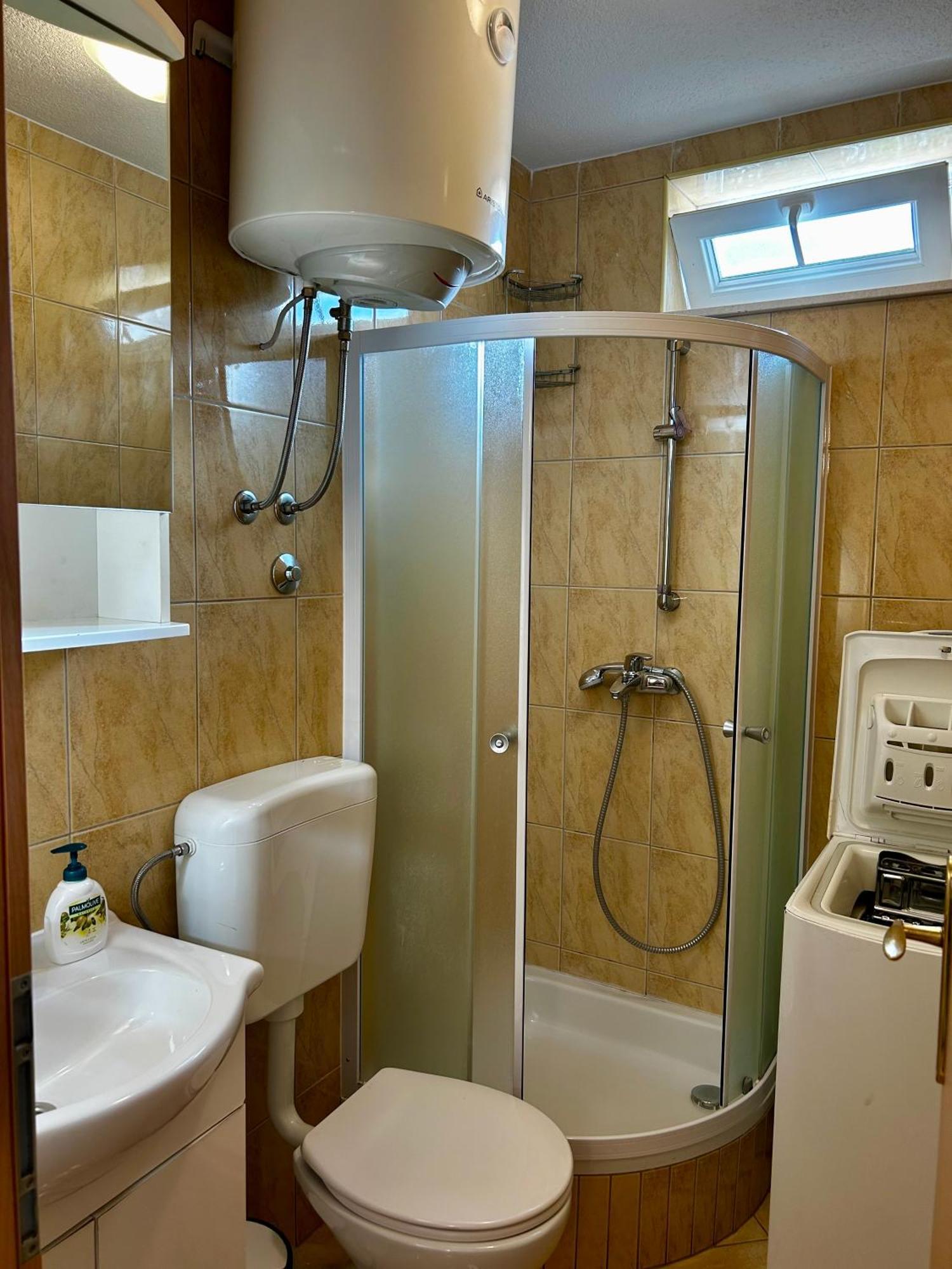 Dinka Apartment โตรกีร์ ภายนอก รูปภาพ
