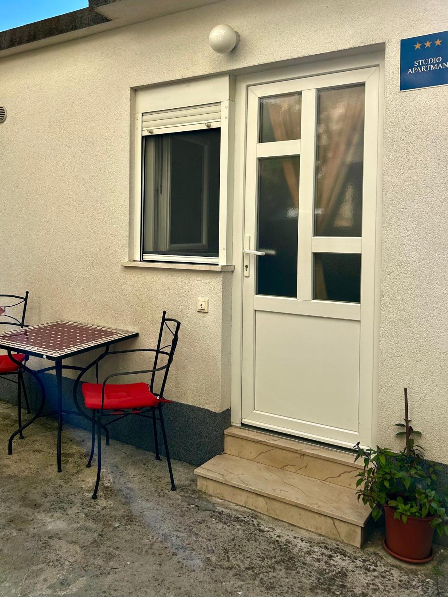 Dinka Apartment โตรกีร์ ภายนอก รูปภาพ